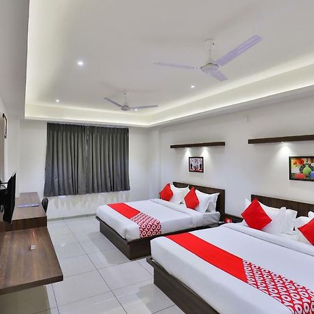Oyo 16604 Hotel Sparsh Inn Ahmedabad Extérieur photo