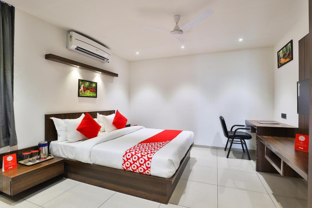 Oyo 16604 Hotel Sparsh Inn Ahmedabad Extérieur photo