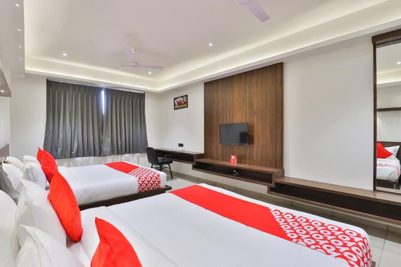 Oyo 16604 Hotel Sparsh Inn Ahmedabad Extérieur photo