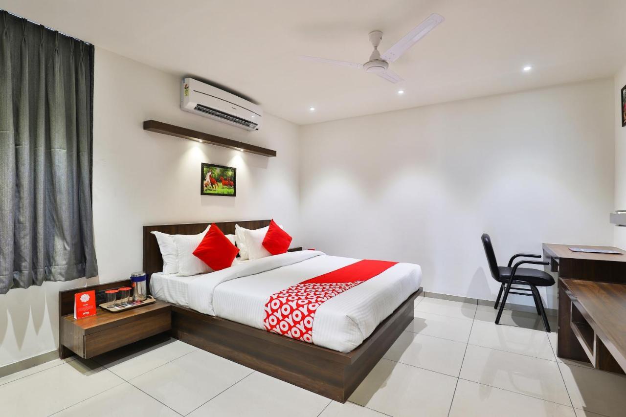 Oyo 16604 Hotel Sparsh Inn Ahmedabad Extérieur photo
