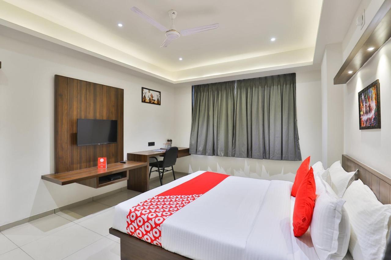 Oyo 16604 Hotel Sparsh Inn Ahmedabad Extérieur photo