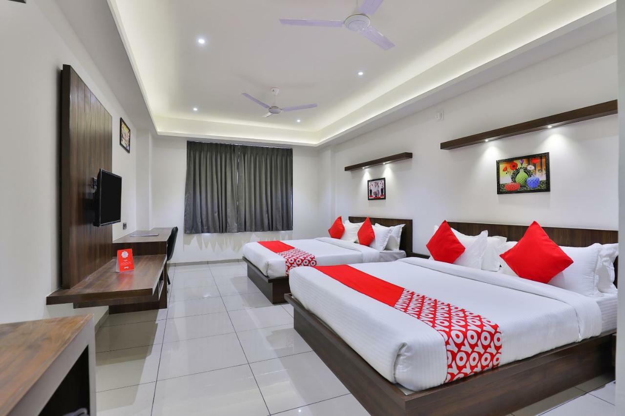 Oyo 16604 Hotel Sparsh Inn Ahmedabad Extérieur photo