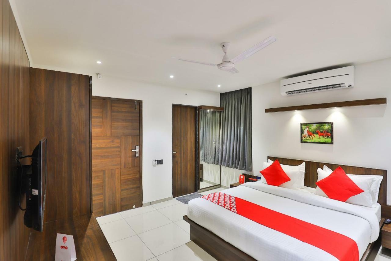 Oyo 16604 Hotel Sparsh Inn Ahmedabad Extérieur photo